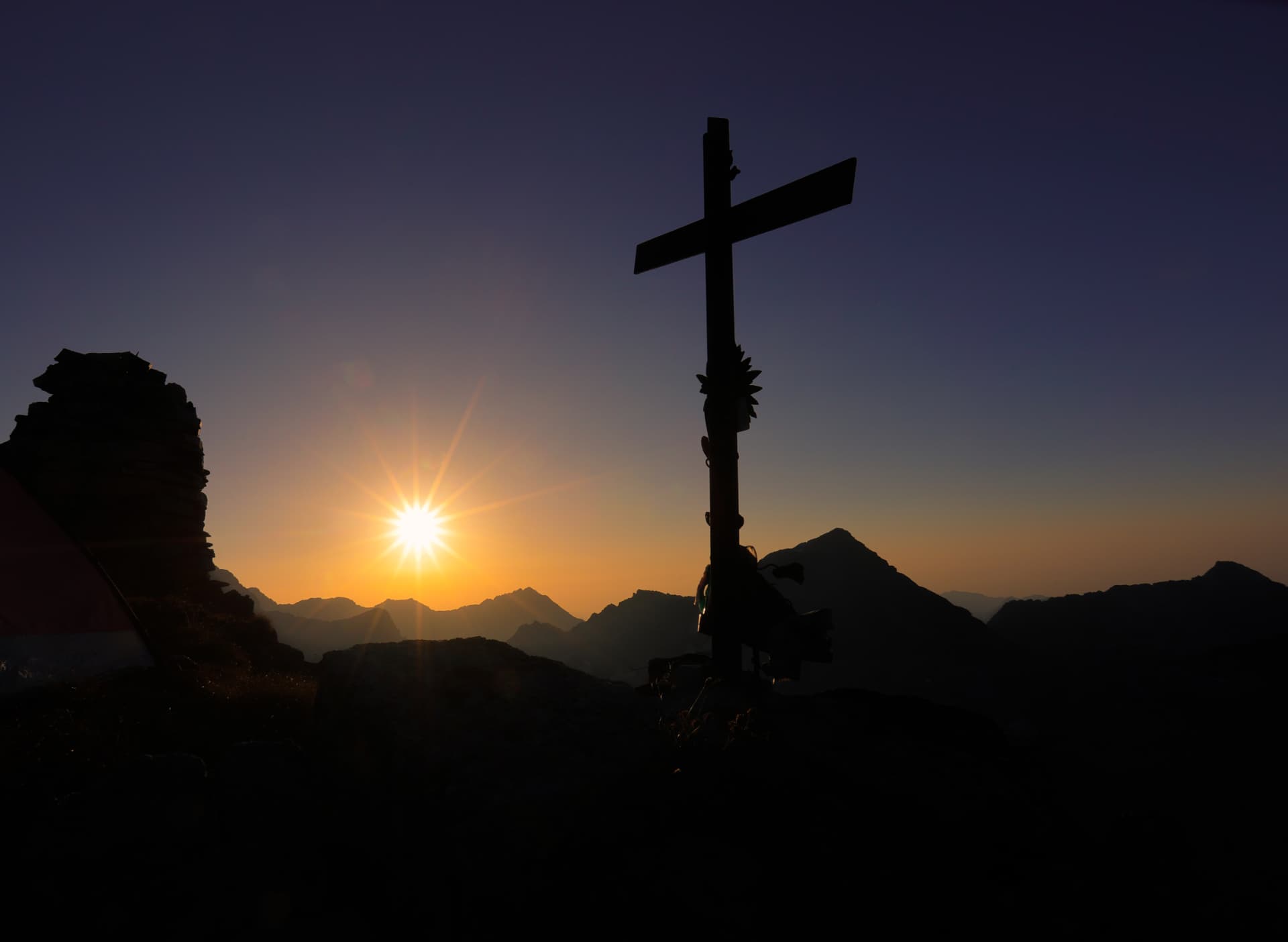 Monte Moro im Zelt — Nacht bei der Madonna delle Nevi und Gewitter über Mattmark