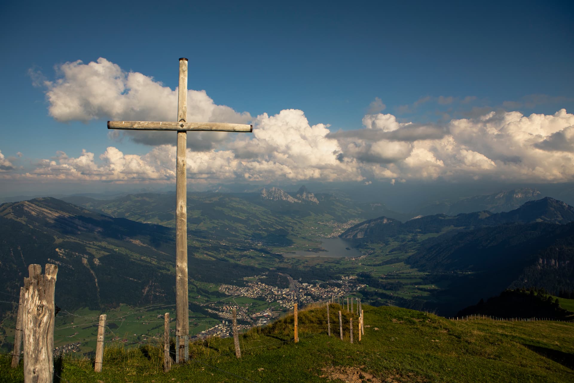 Rigi Kulm 1798 m — Tagesausflug von Luzern mit Schiff und Zahnradbahn